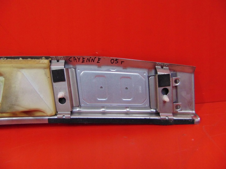 фото №7, Porsche cayenne i 9p 7l защита ремня заднего порога багажника зад 7l5863459c