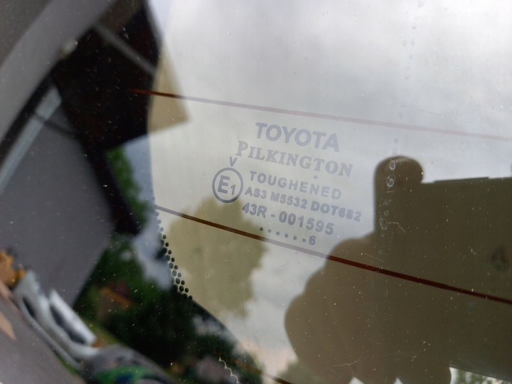 фото №3, Toyota avensis t25 универсал крышка задняя стекло зад