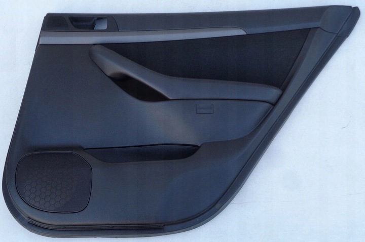 фото №1, Toyota avensis t25 боковина дверь правый зад hb