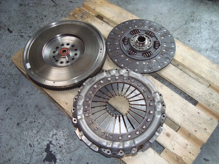 фото №1, Daf xf 106 рестайлинг комплектные сцепление диск прижим 480 - 530ps идеальные