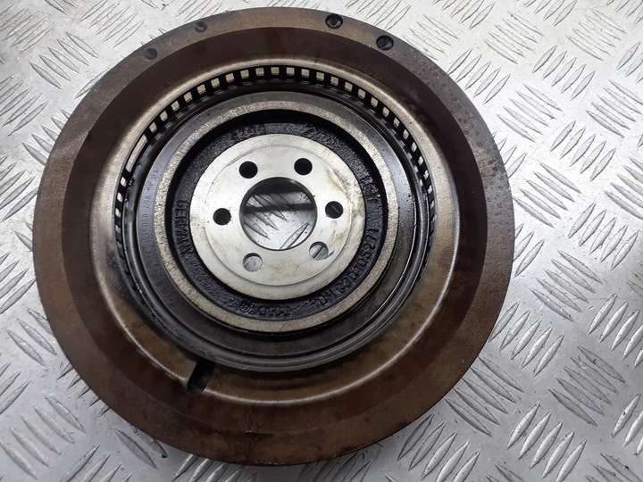 фото №1, Колесо маховики skoda fabia 1.2 03d105271