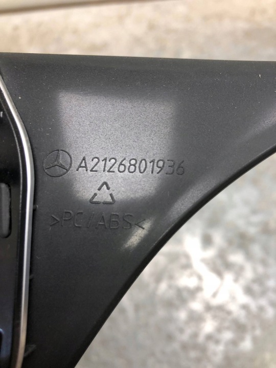 фото №6, Рамка дисплея консолі mercedes w212 універсал рестайлінг a2126801936