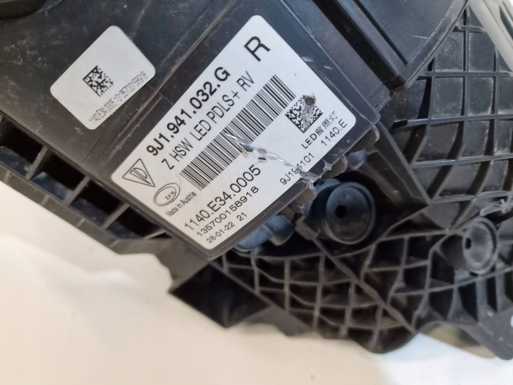 фото №10, Porsche taycan правая лампа полный led