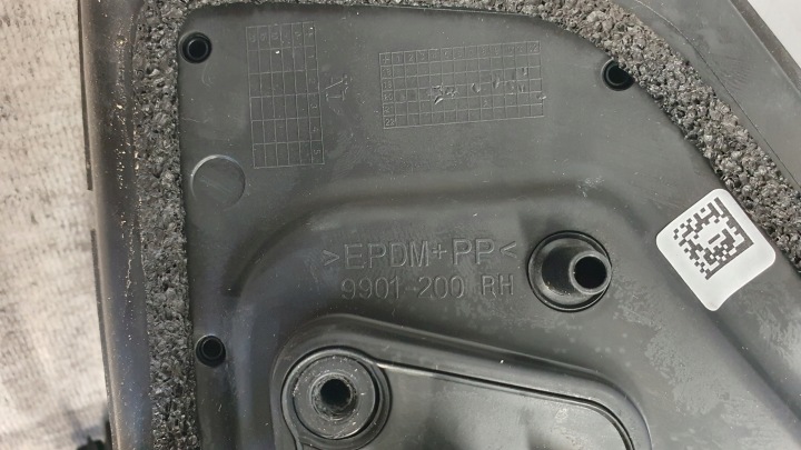 фото №9, Зеркало правое toyota yaris iv 4 8pin 20- европа оригинал
