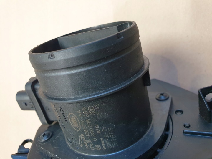 фото №13, Корпус фильтра воздуха расходомер land range rover sport 3.0d l494 oem номер