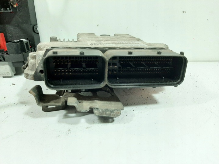 фото №9, Vw golf v 2.0 fsi 05r комплект стартовий блок керування двигуном (ecu) bosch 06f906056de