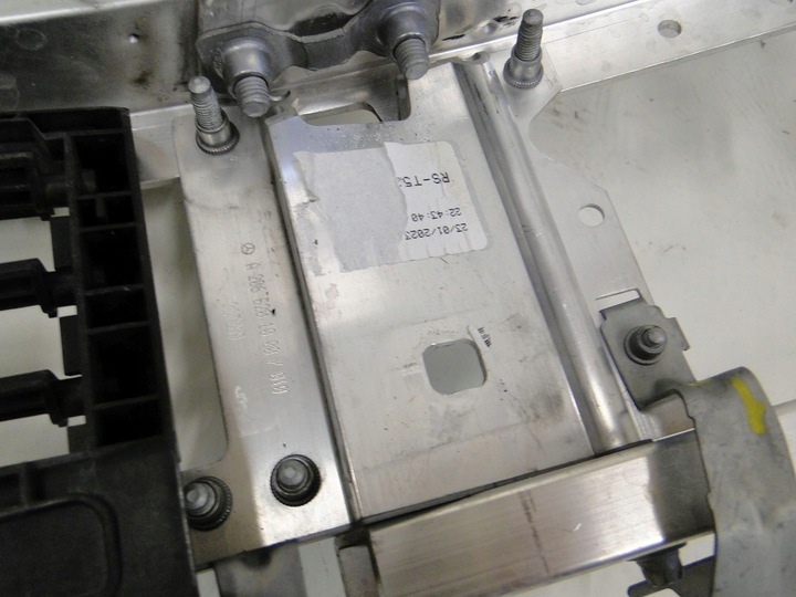 фото №8, Mercedes c клас w206 s206 206 кронштейн балка правий підтримка pas переднє