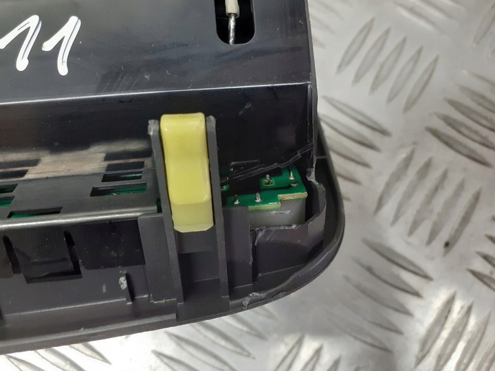 фото №6, Дисплей toyota corolla e11 86110-12030