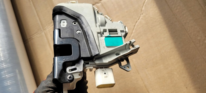 фото №8, S7 4g a7 замок двері лівий перед 6 pin 8j0837015d a6 c7 4g s6