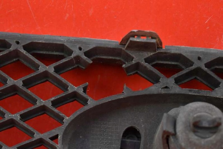 фото №11, Решітка решітка радіатора срібна 4m51-8c436-bc ford focus mk2 04-08