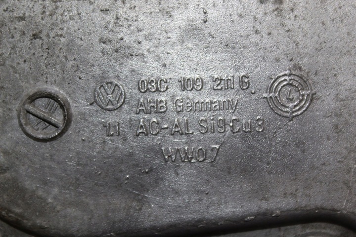 фото №8, Корпус распределительный вал 03c109211g golf v a3 8p 1.6 bag