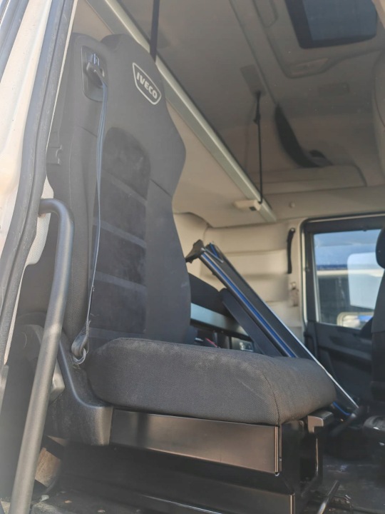 фото №5, Iveco s-way сидіння пасажира
