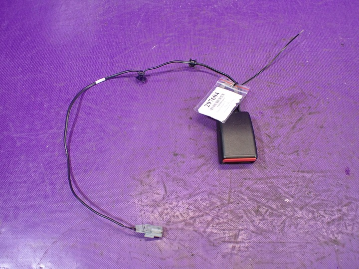 фото №1, Sandero ii 13- застёжка застёжка ремня правые перед