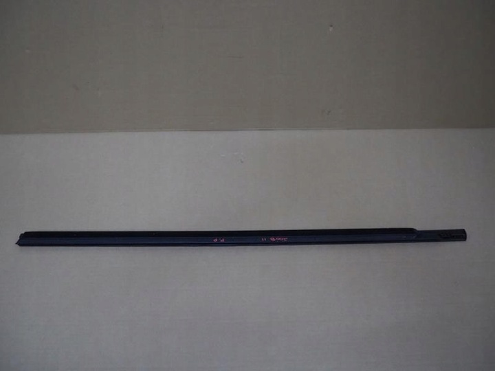 фото №6, Планка накладка дверь уплотнитель стекла правые перед 2008 ii gt-line 9825968380