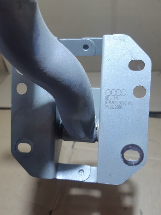 фото №5, Audi a5 8t петля задньої кришки праві 8t0827302c