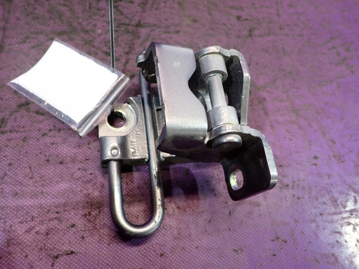 фото №1, Golf vi 6 08- hb 5d петля дверь правые зад задний нижний 1k0831412q la7t