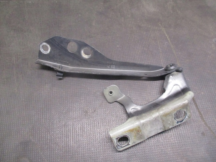 фото №13, Петли капота 30753597, 30753598 volvo v50 i 1.6 d 07-12 r.