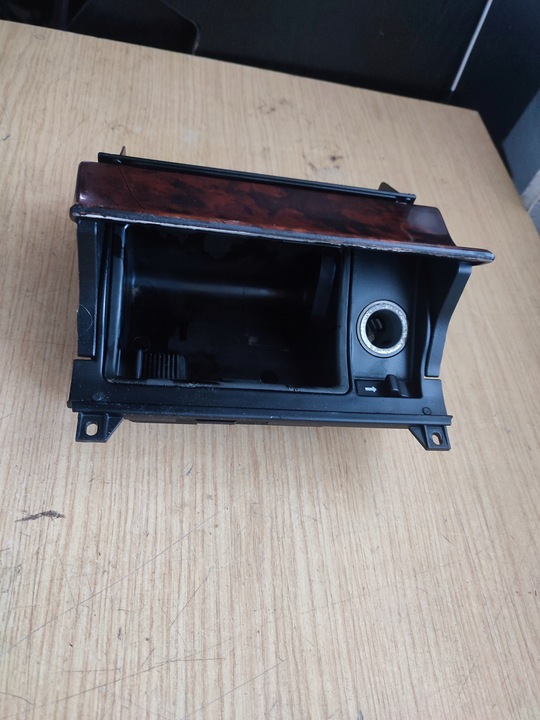 фото №1, Пепельница з вкладка i розетка прикуривателя mercedes w210 2108100230