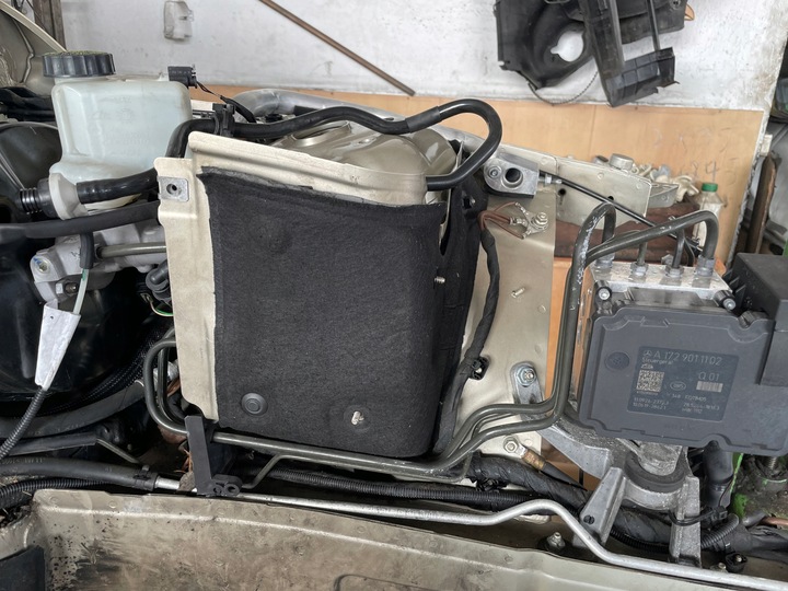 фото №2, Mercedes c клас w204 шланг трубка насоса abs