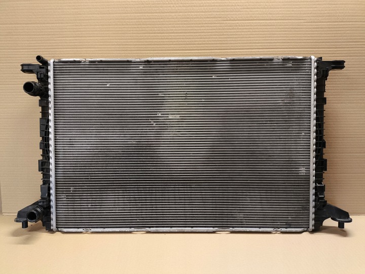фото №1, Радіаторів води audi a4 a5 8w0121251k