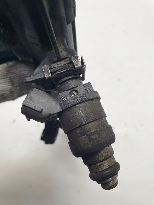 фото №5, Планка впрыскивающий skoda octavia ii 1.6 b 06a133317as ułamany штуцер!!!