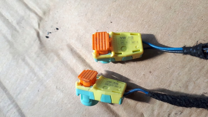 фото №6, S4 b9 a4 8w штекер разъём подушка безопасности 4m1972562a a5 8w