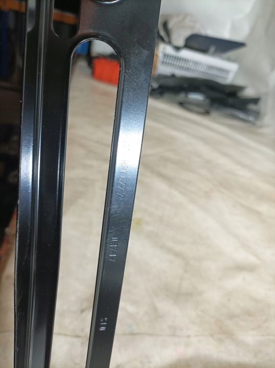 фото №9, Audi q7 15-кріплення рами сидіння usa 4m0881677a