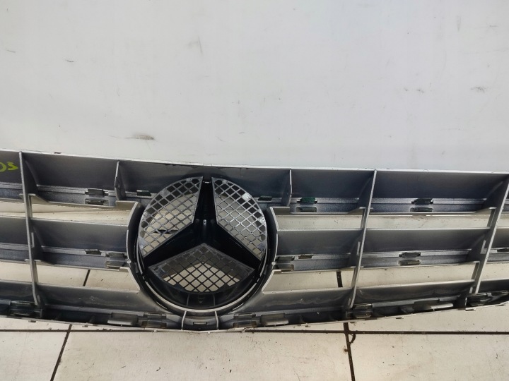 фото №11, Mercedes clc w203 08r- решітка радіатора