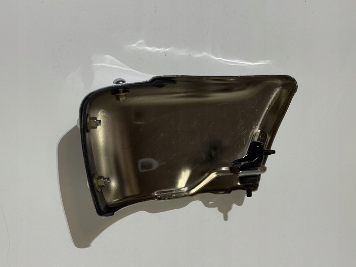 фото №9, Toyota 4 runner -1992 правая уголок бампера передней оригинал