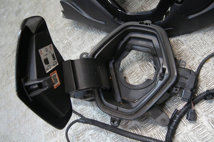 фото №9, Renault zoe i решітка емблема знак кришка