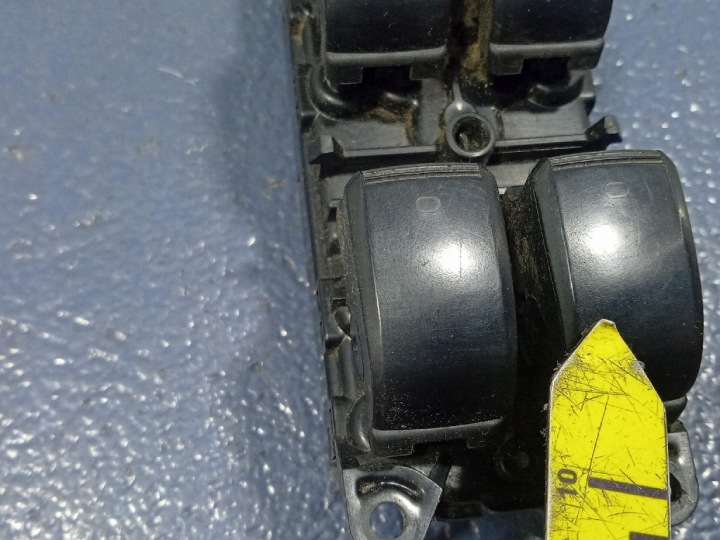 фото №9, Toyota corolla verso i перемикач панель скло перед ліве 84040-13081