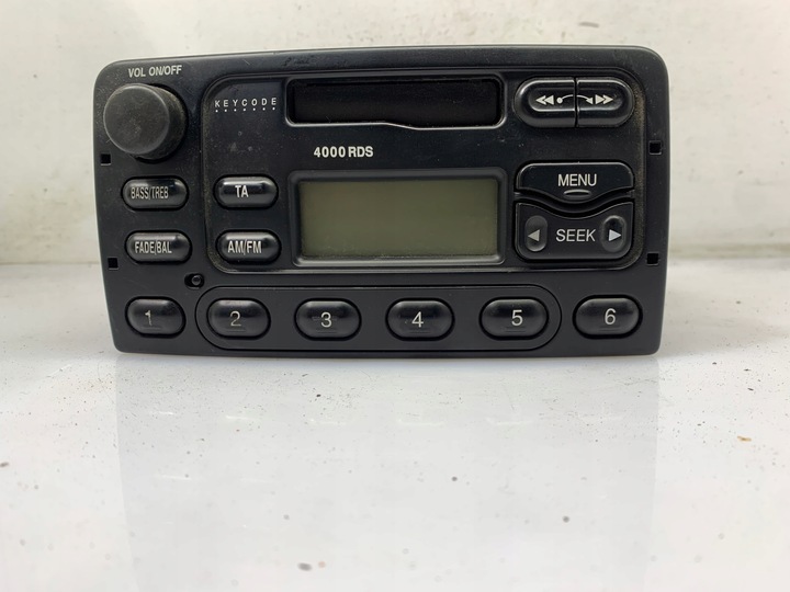 фото №1, Радио радиопроигрыватель ford turneo connect