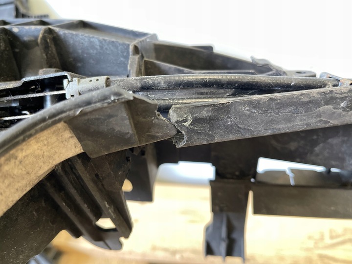 фото №13, Pas переднє балка зона замки audi a4 b9 8w0805594 8w0807133