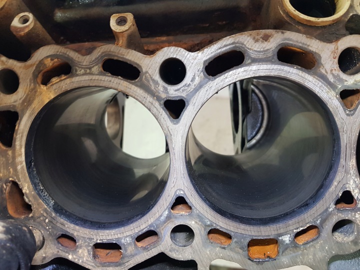 фото №9, Блок  двигуна 9u3q-6015-cc citroen c5 iii x7 3.0 hdi dt20c