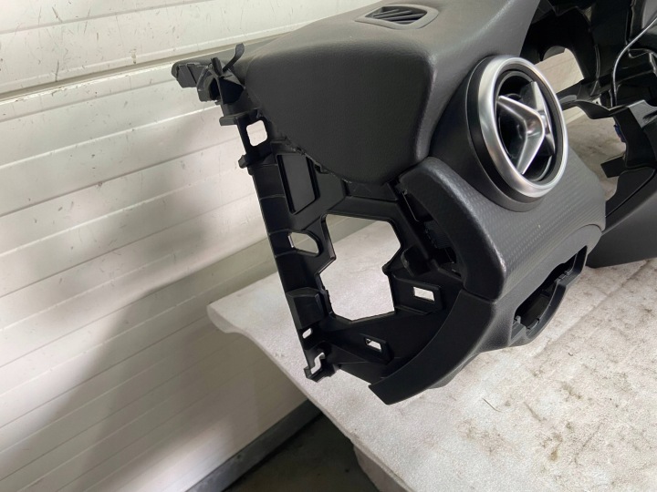 фото №14, Mercedes a класс w176 торпедо раздаточная капот консоль a1766801087 9h68