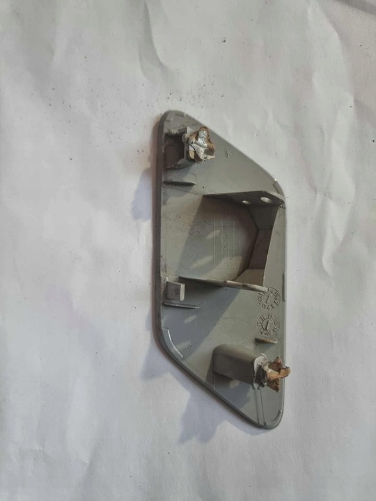 фото №3, Audi a3 8v - заглушка склоомивача права 8v3955276b