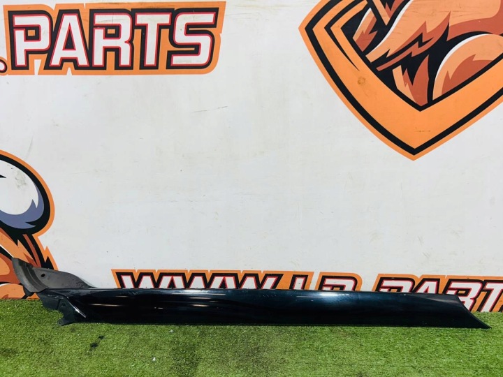 фото №7, Молдинг стёкла лобовой левая range rover velar l560 j8a2025a53ae