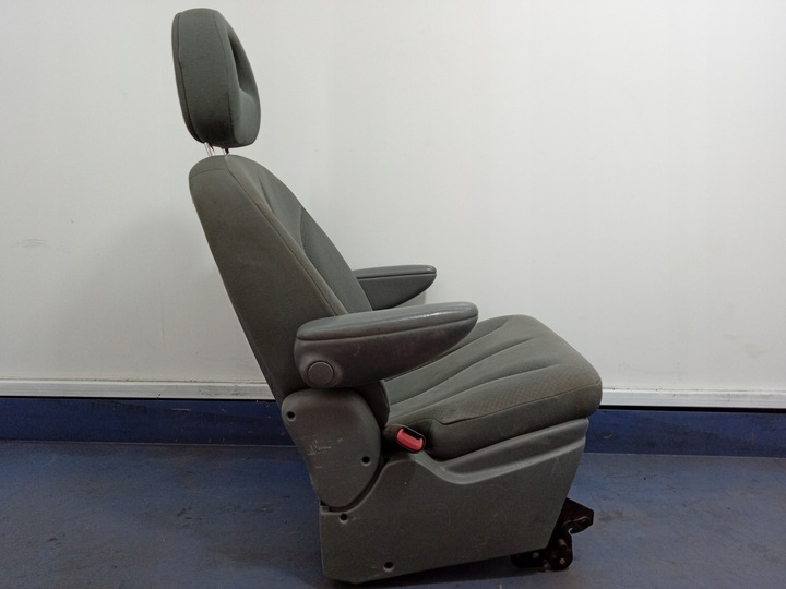 фото №5, Voyager iv caravan сиденье зад левый задний 2 ряд