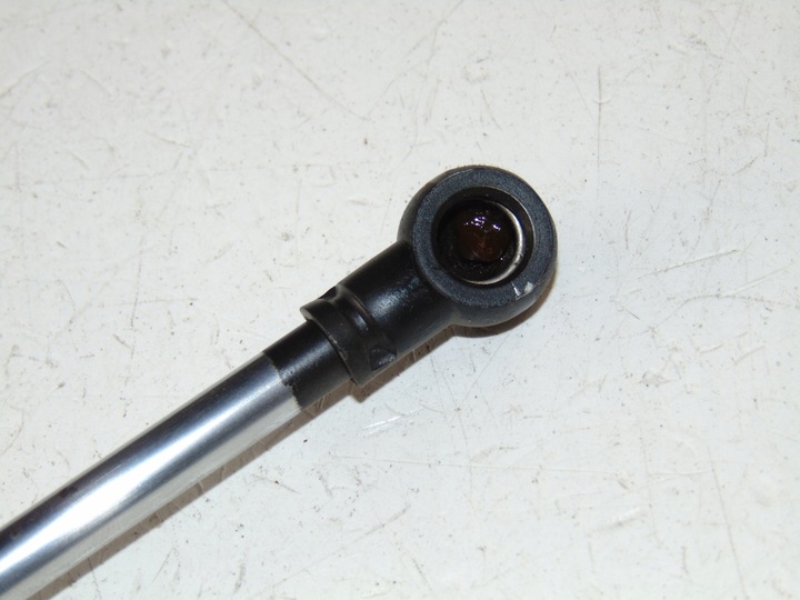 фото №8, Телескоп крышки багажника зад mazda 626 ii хэтчбек