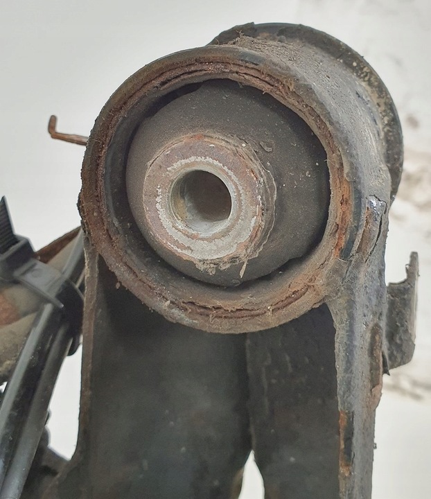 фото №9, Подвешивание задние балка ось зад daihatsu sirion i