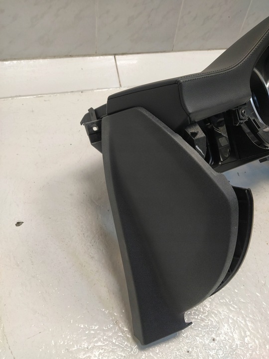 фото №13, Mercedes cls w218 панель консоль капот чёрная кожа оригинал