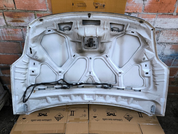 фото №16, Ford kuga mk1 рестайлінг 2.0 tdci капот 58 біла кришка двигуна