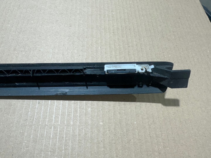 фото №11, Peugeot 308 t7 планка стёкла лобовой левая 9680623780