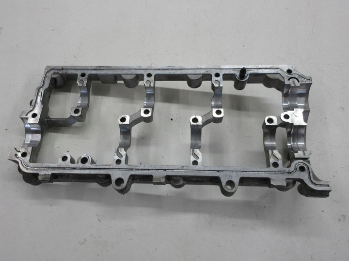 фото №12, Audi a4 c7 a6 c6 3.0 tdi основание кронштейны валов распределительный вал