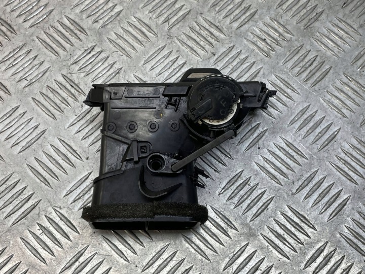 фото №7, Bmw (oem) 9399467 решітка повітропровід забірник  повітря ліва