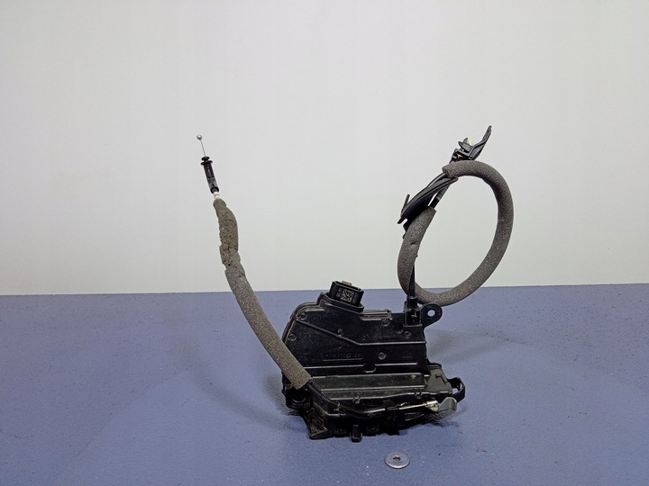 фото №1, Renault clio v 19- замок дверь зад правые 4 pin 825007311r