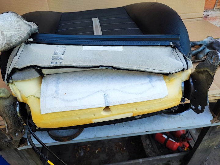 фото №13, Kuga mk1 спинка сидіння правого пасажира підігрів