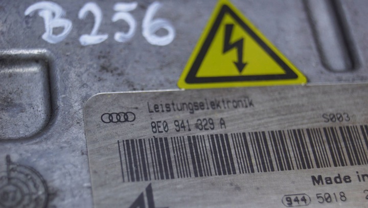 фото №7, Audi a4 b7 a3 8p модуль перетворювач лампи ксенон 8e0941329a b256