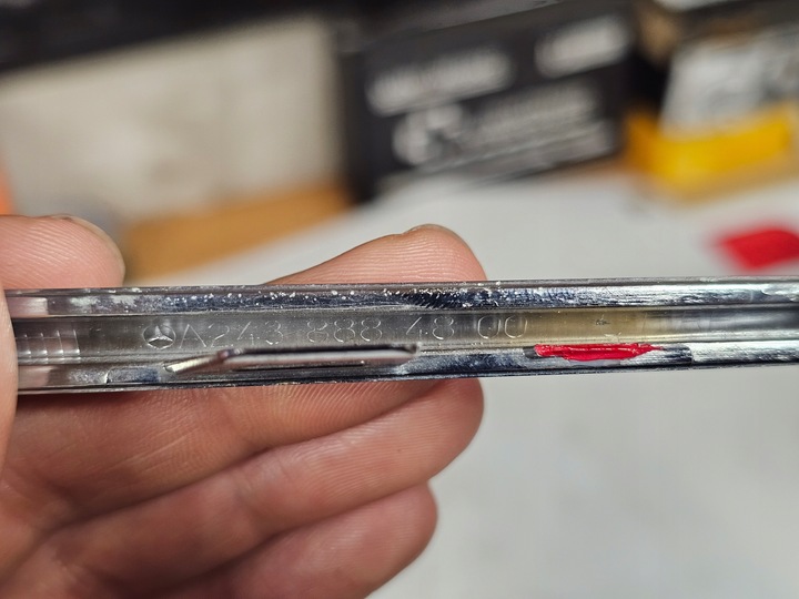 фото №10, Mercedes eqb x243 планка хром решітка праві нижній a2438884800