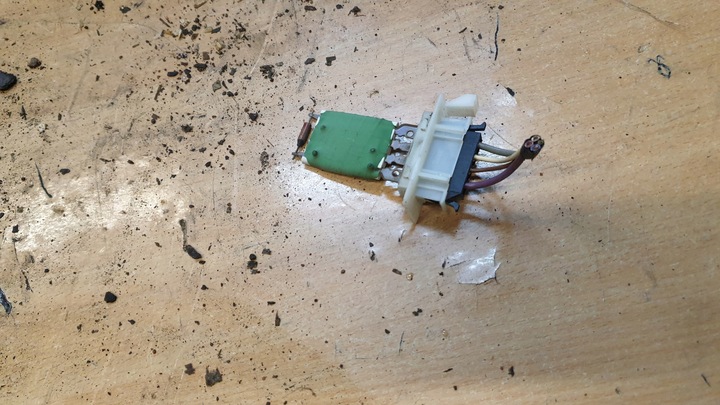 фото №1, Dacia sandero i резистор резистор вентилятор